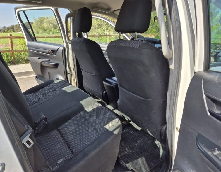 TOYOTA  HILUX 4x4 ***DOUBLE CAB***